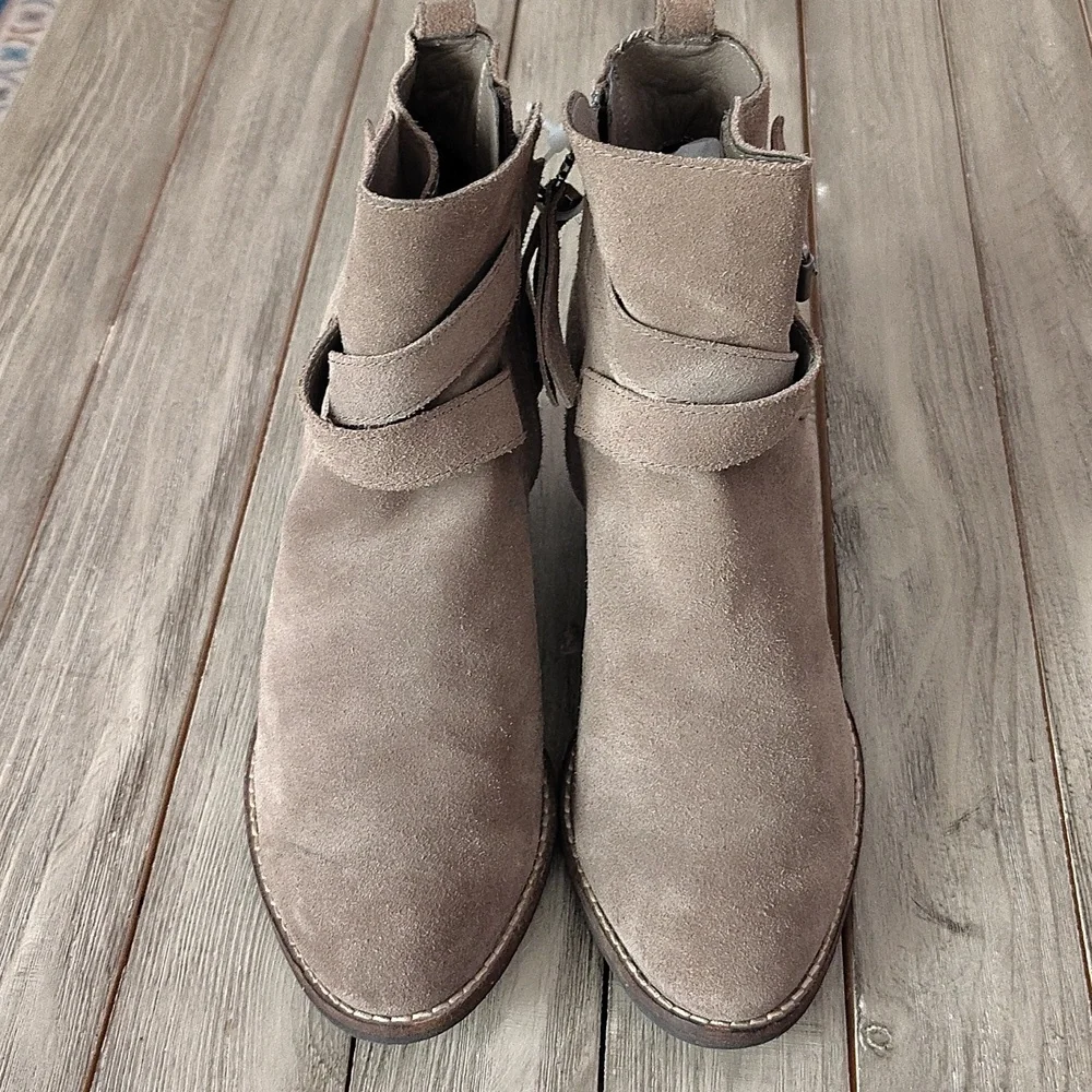 Sam Edelman Western-Inspired Suede Ankle Boots In Taupe Size 10